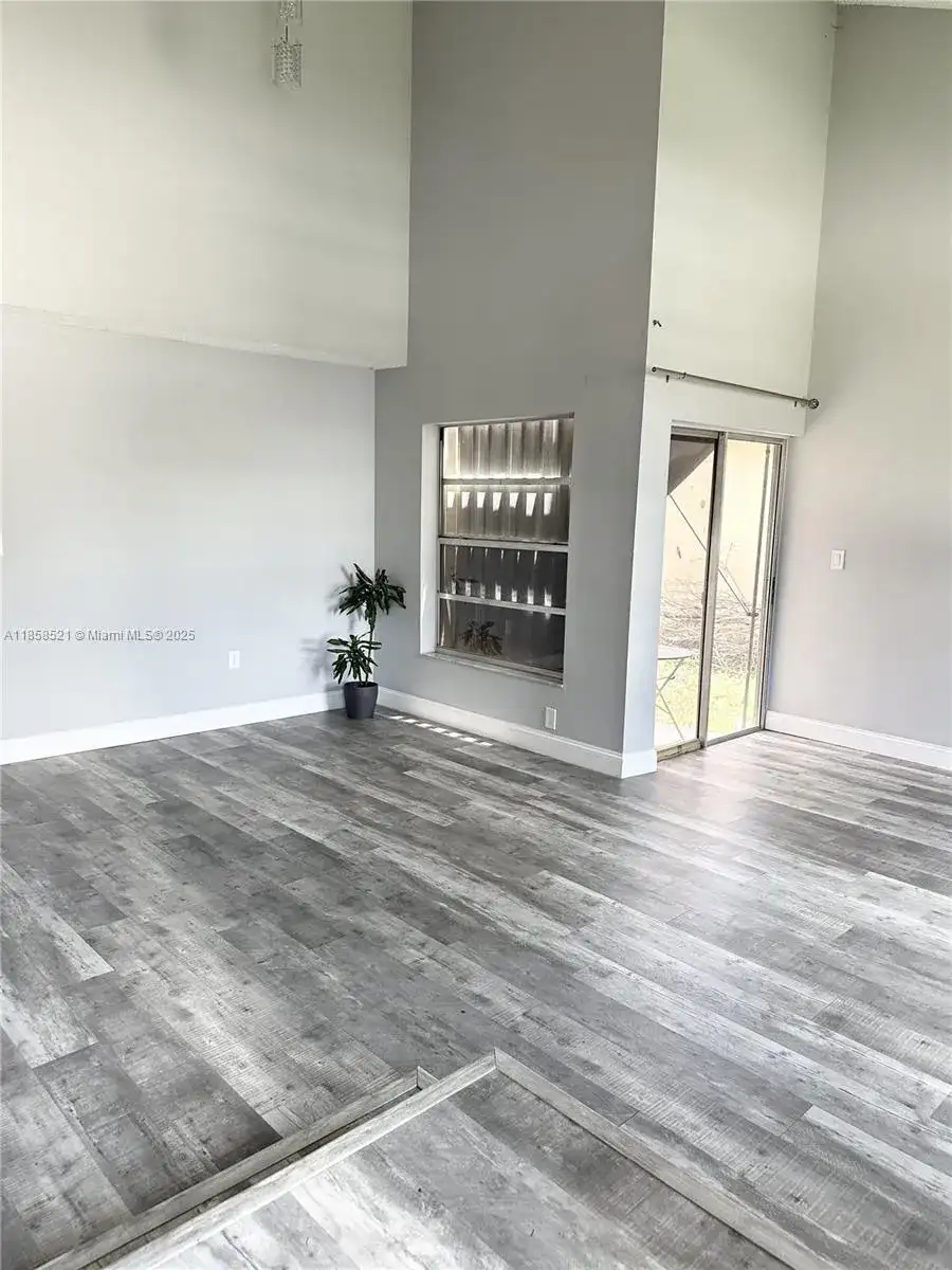 506 Danville Ter, Davie FL 33325 photo 3