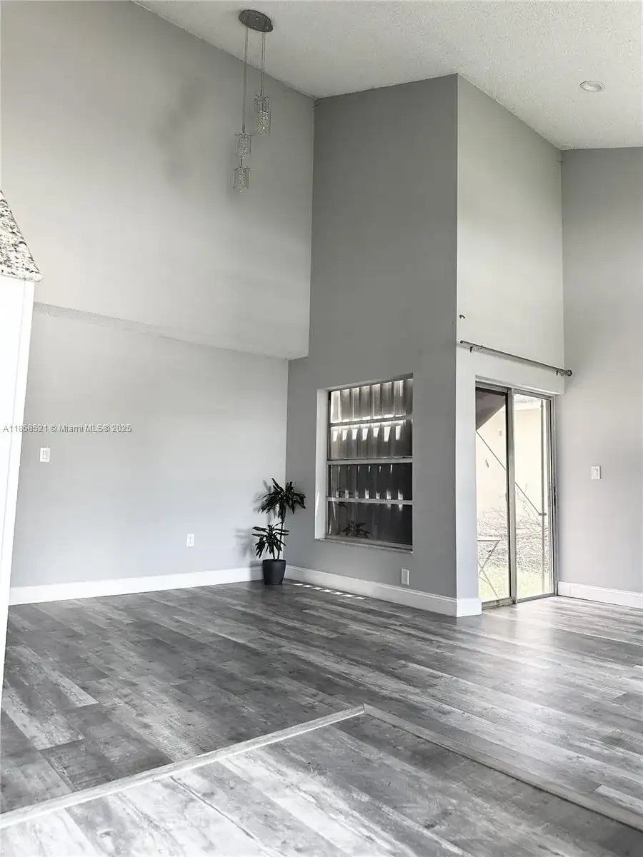 506 Danville Ter, Davie FL 33325 photo 4