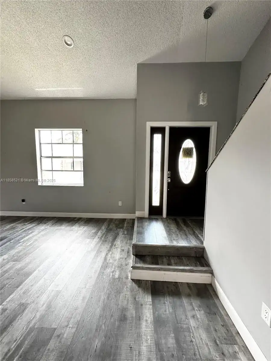506 Danville Ter, Davie FL 33325 photo 5