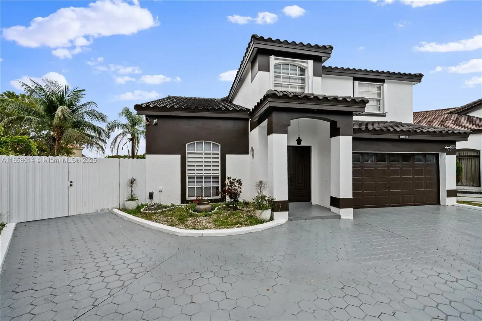 19931 NW 82nd Ct, Hialeah FL 33015 photo 5