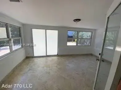 804 NE 2nd St, Hallandale Beach FL 33009