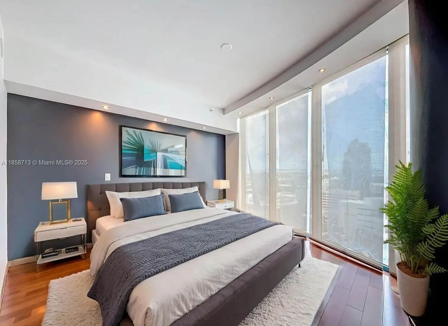 LAS OLAS, Fort Lauderdale FL 33301