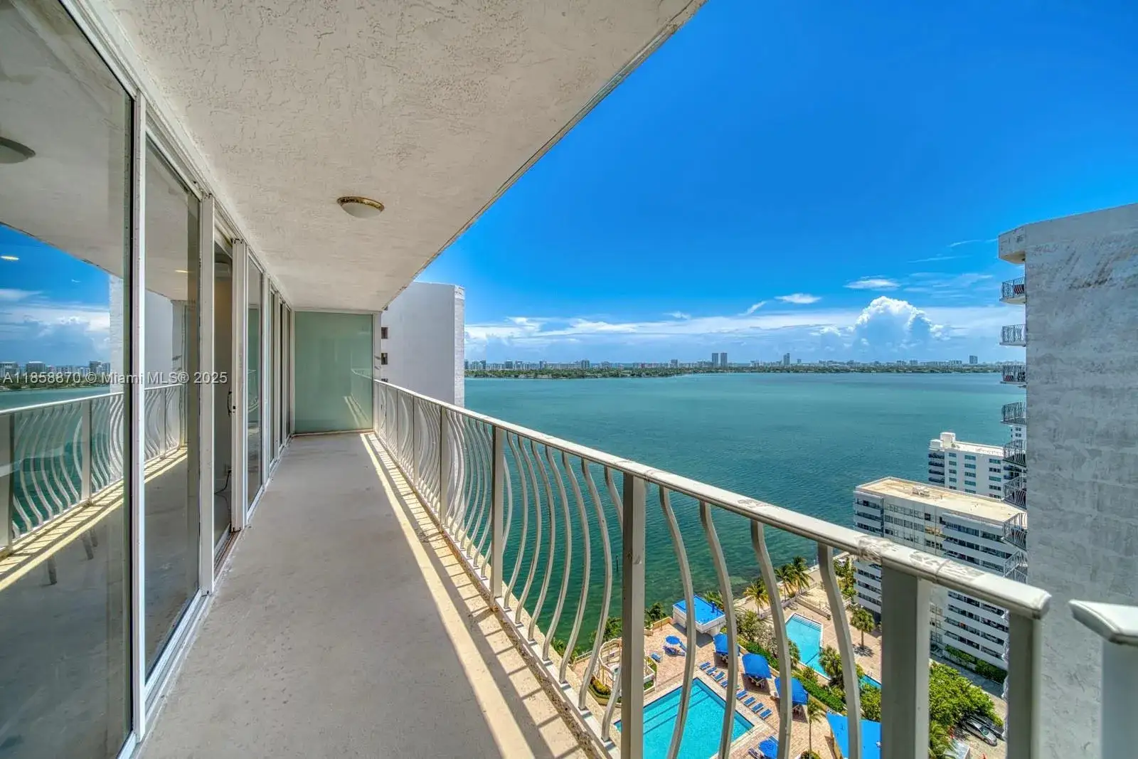 7601 E Treasure Dr # 2424, North Bay Village FL 33141