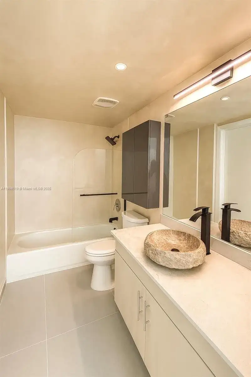 1861 NW S River Dr # 1505, Miami FL 33125 photo 4