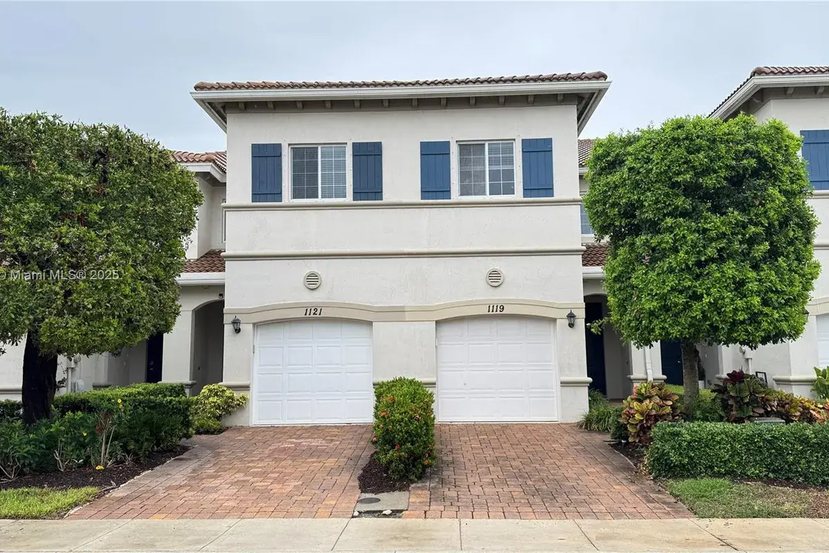 1121 Vermilion Dr, West Palm Beach FL 33461