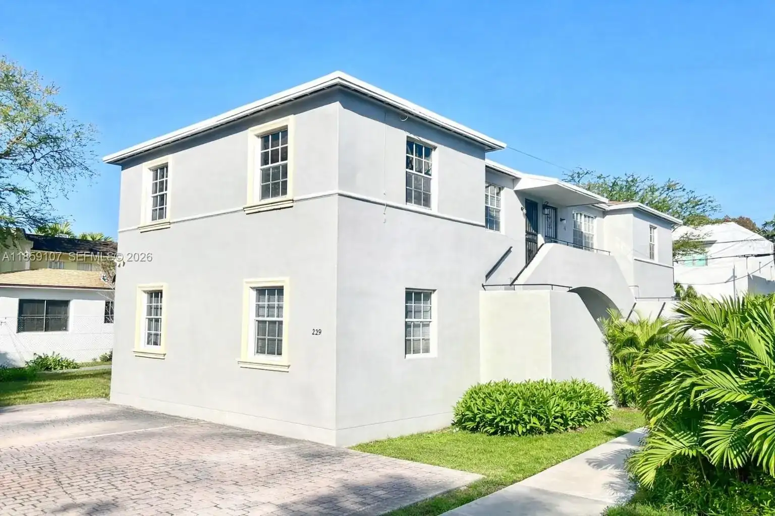 2371 SW 27th St, Miami FL 33133 photo 2