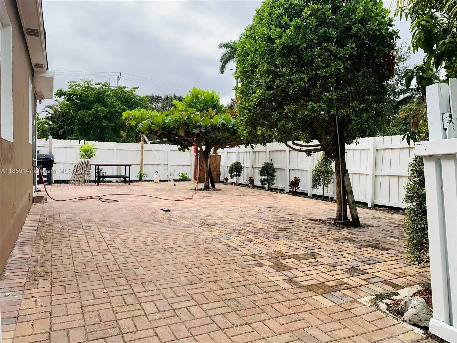 2548 Johnson St, Hollywood FL 33020