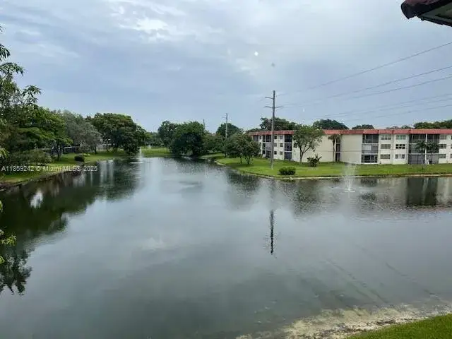 8981 S Hollybrook Blvd # 302, Pembroke Pines FL 33025