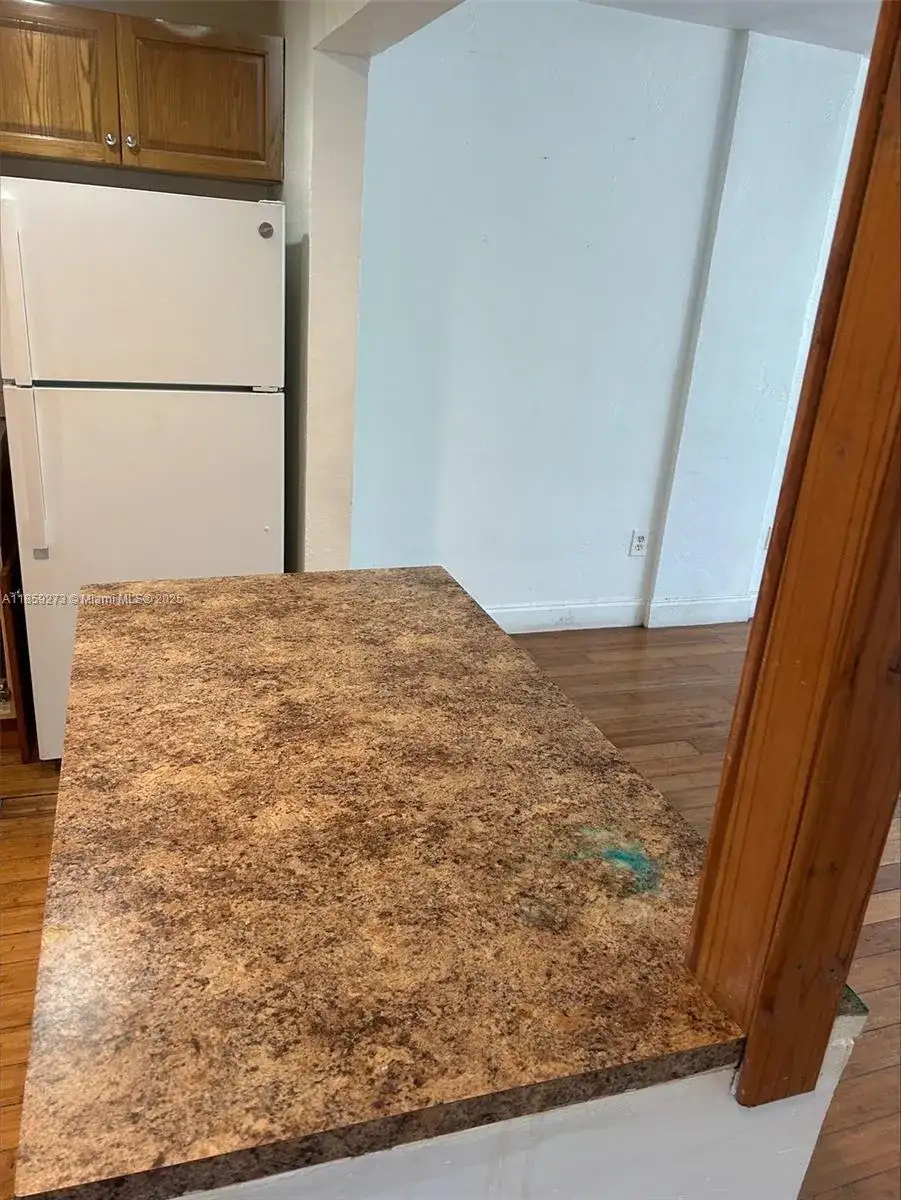 2175 NE 170th St # 202, North Miami Beach FL 33162 photo 3