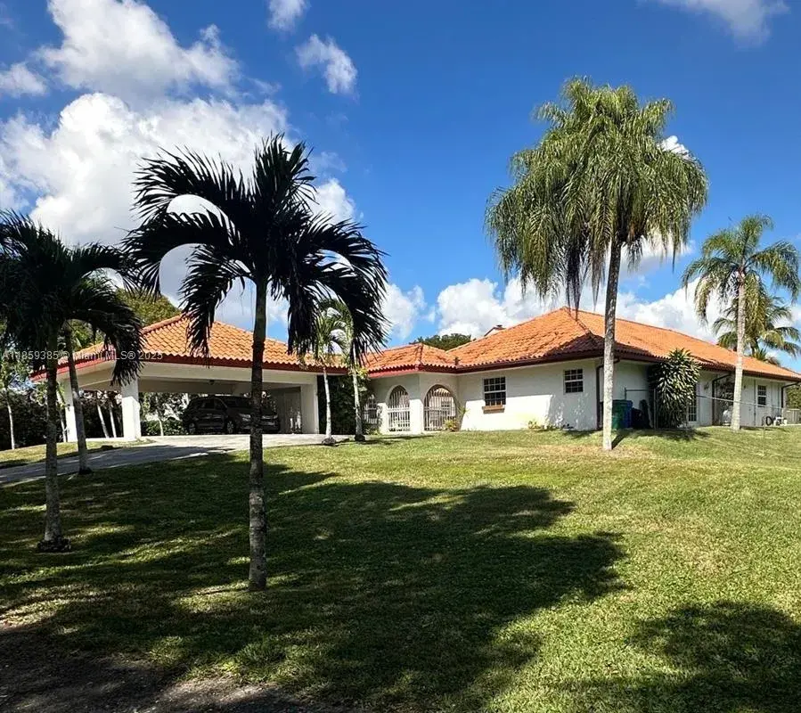 18901 SW 53rd St, Southwest Ranches FL 33332