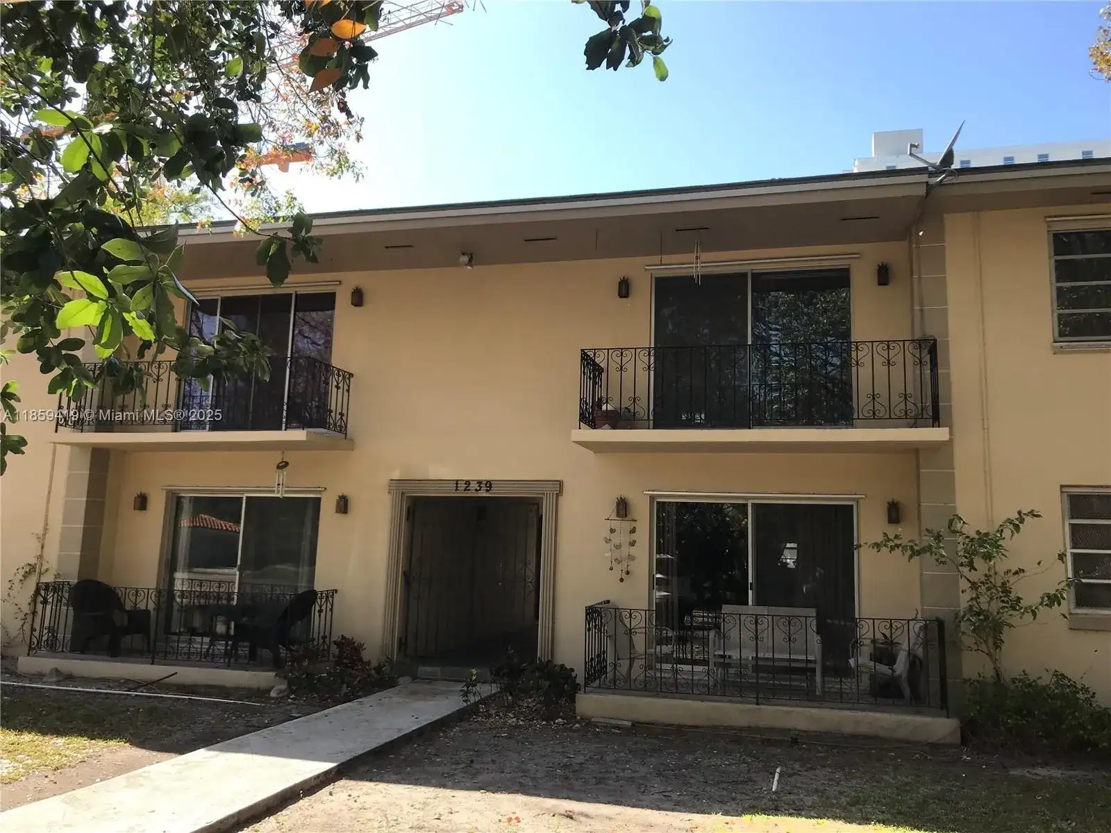 1239 Mariposa Ave # 6, Coral Gables FL 33146 photo 3