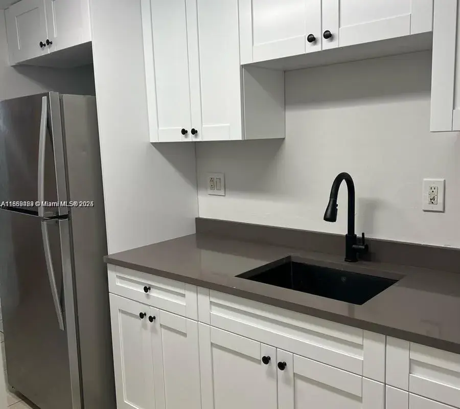 5055 NW 7th St # 103, Miami FL 33126