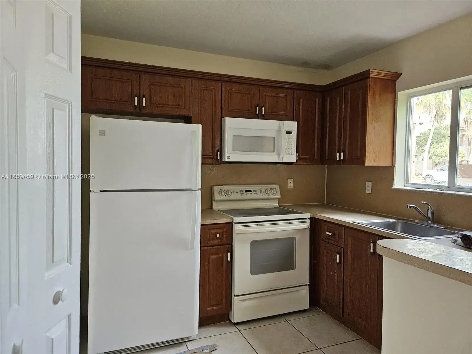 2701 SE 12th Rd # 101, Homestead FL 33035 photo 4