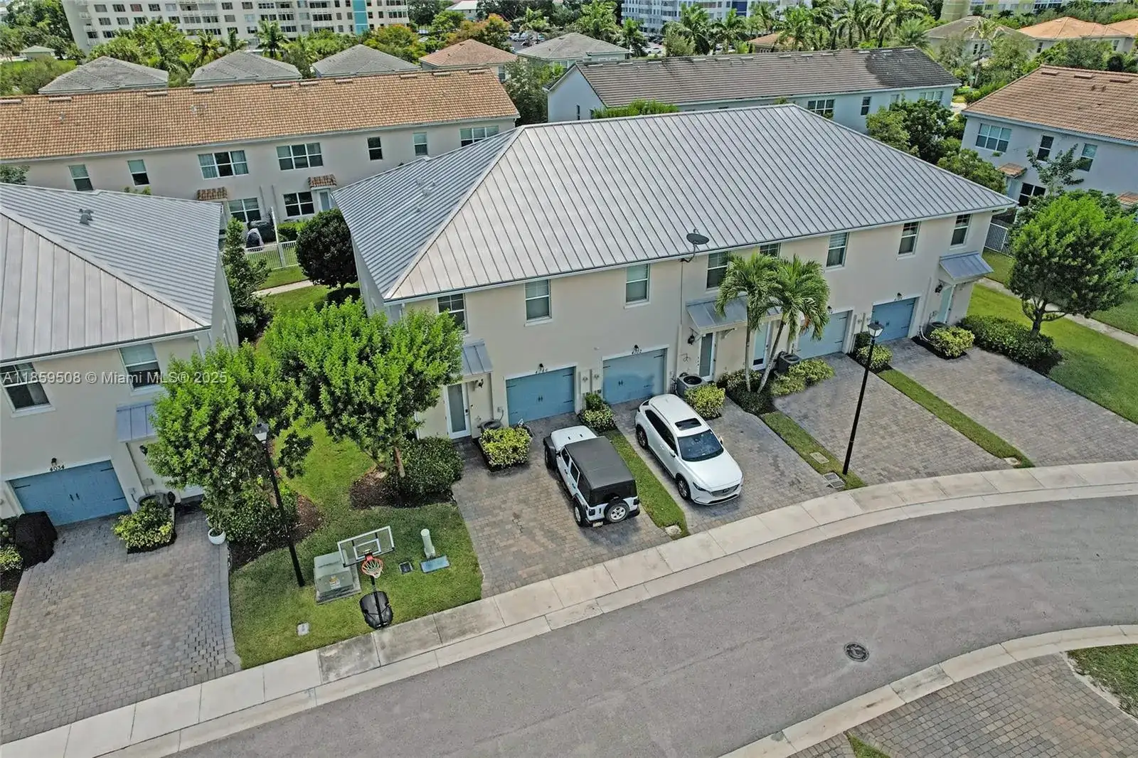 4046 Long Leaf Ln, Hollywood FL 33021 photo 2