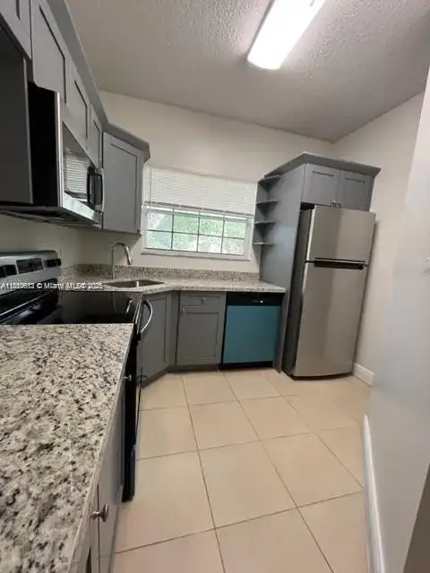 1791 NW 96th Ter # 4O, Pembroke Pines FL 33024 photo 3