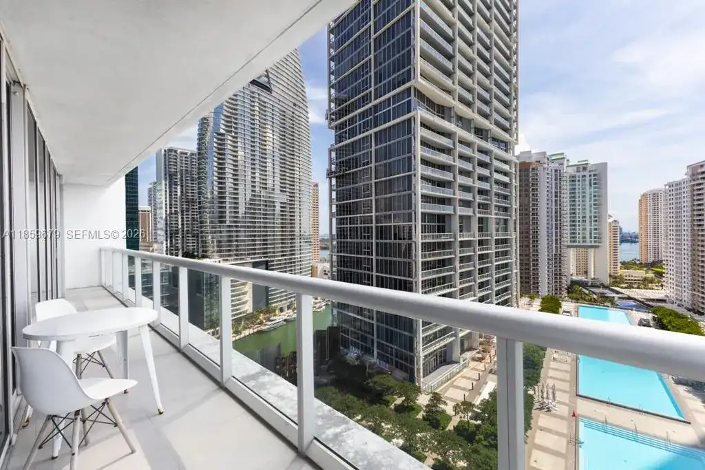485 Brickell Ave # 2210, Miami FL 33131 photo 4