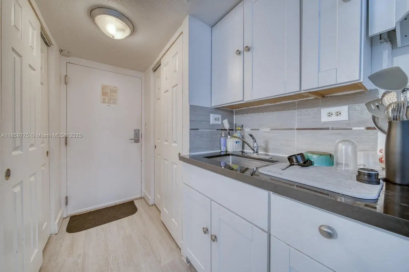 19201 Collins Ave # 822, Sunny Isles Beach FL 33160 photo 3