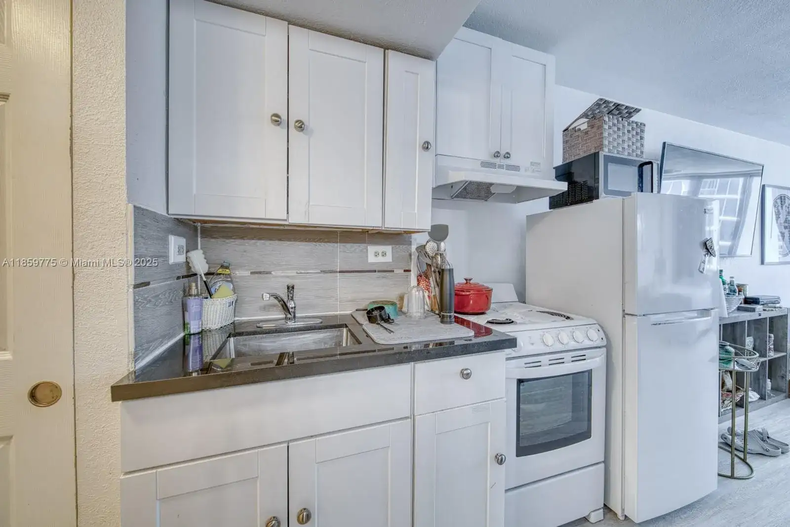 19201 Collins Ave # 822, Sunny Isles Beach FL 33160 photo 4