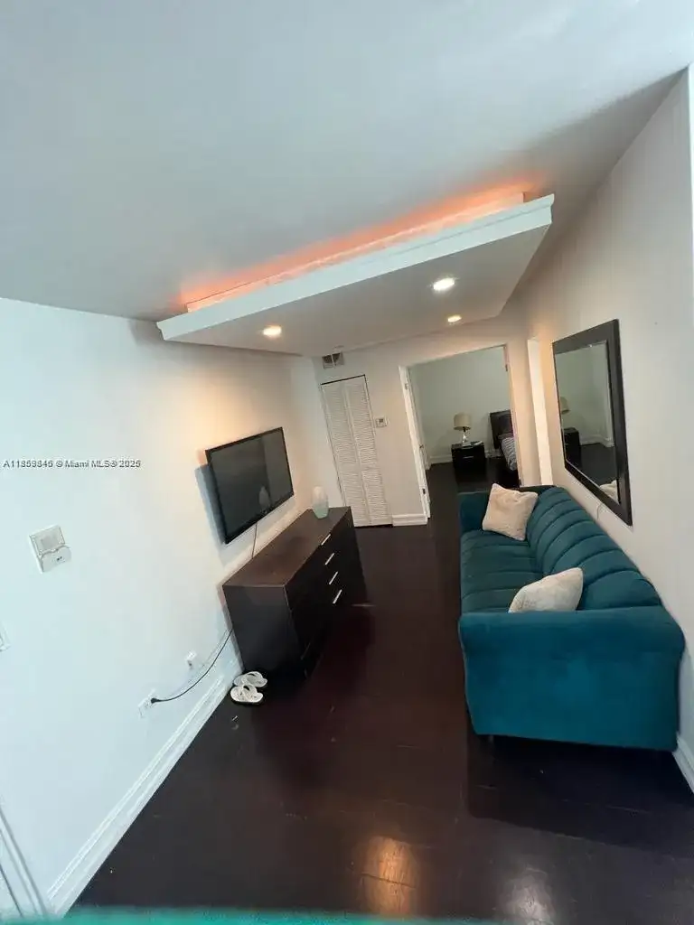 1555 Pennsylvania # 107, Miami Beach FL 33139 photo 2
