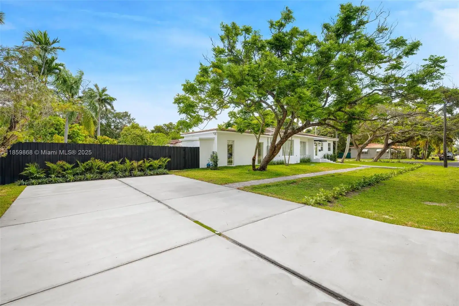 701 NE 119th St, Biscayne Park FL 33161 photo 5