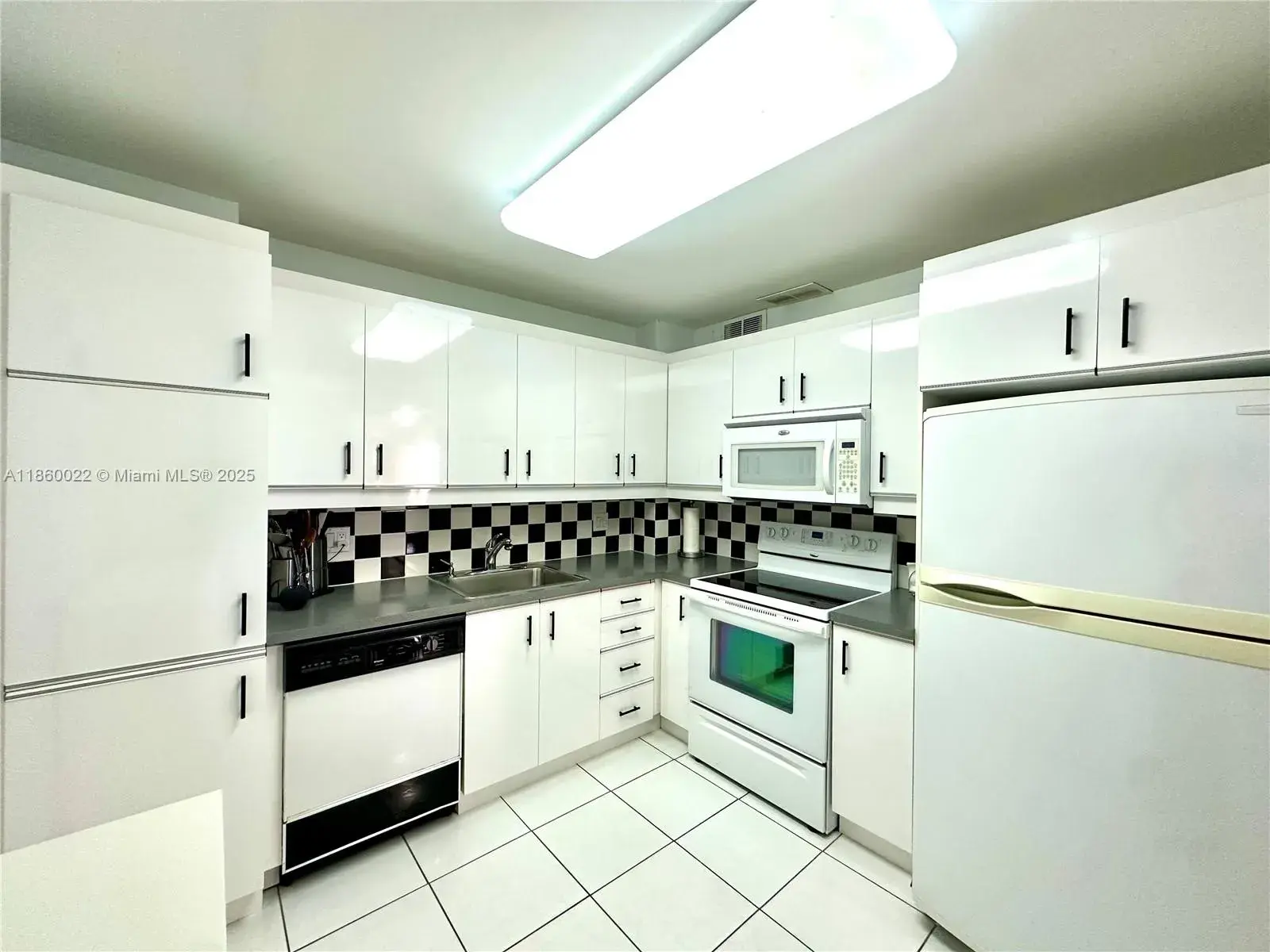 1950 S Ocean Dr # 7E, Hallandale Beach FL 33009