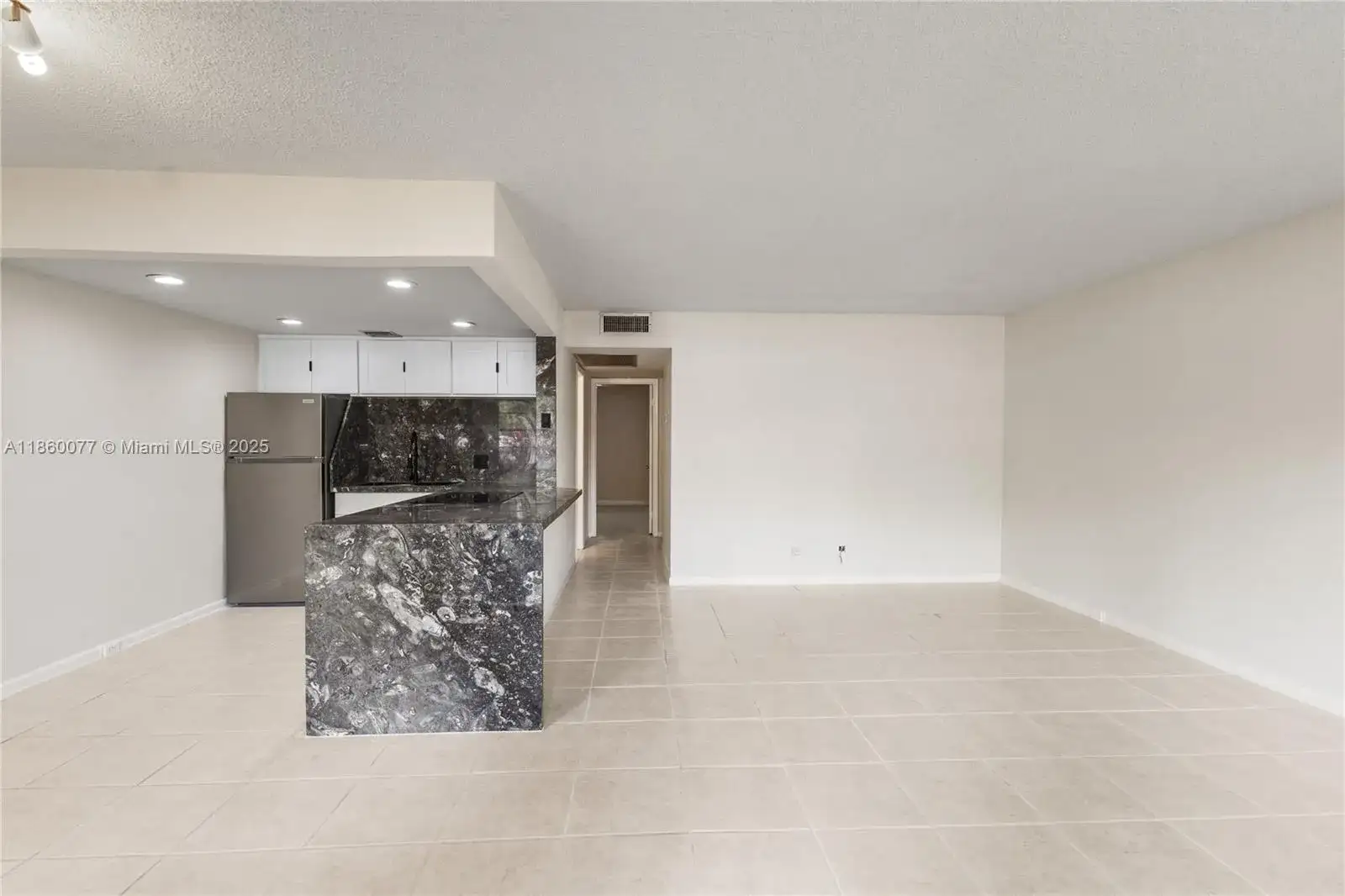 251 SW 132 way # 114H, Pembroke Pines FL 33027 photo 5