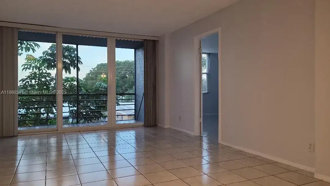 120 Royal Park Dr # 3B, Oakland Park FL 33309 photo 3
