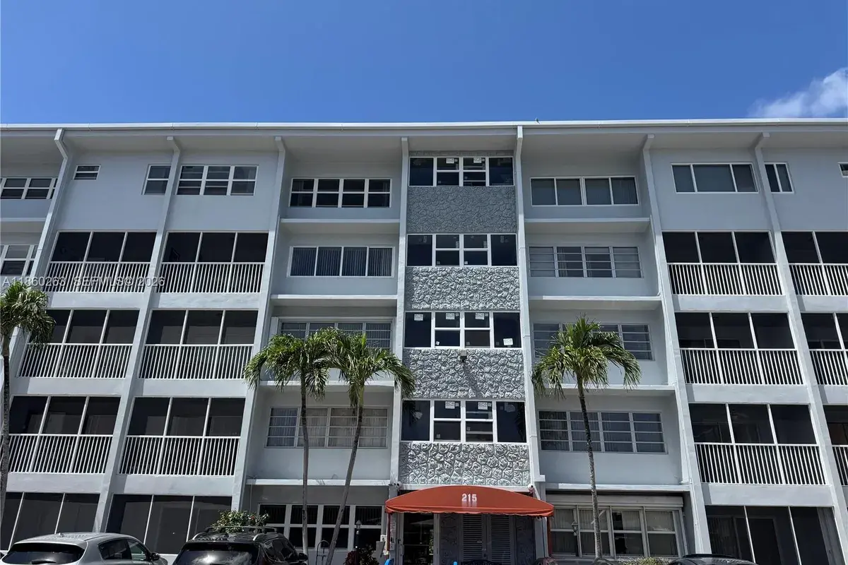 215 SE 3rd Ave # 305A, Hallandale Beach FL 33009