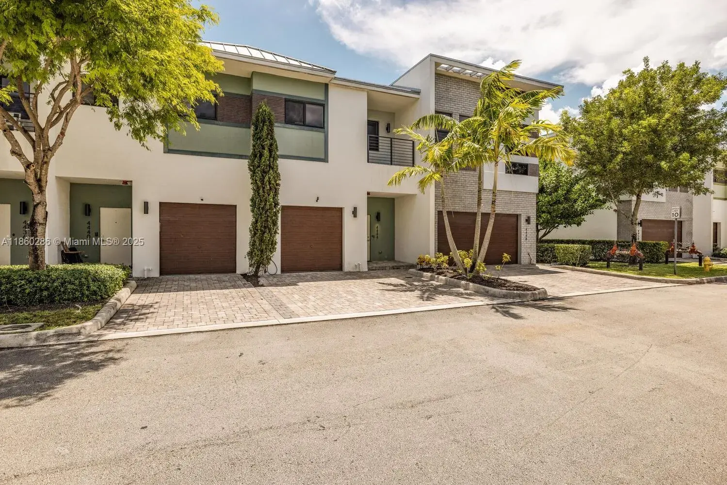 4444 NW 8th Ct, Plantation FL 33317