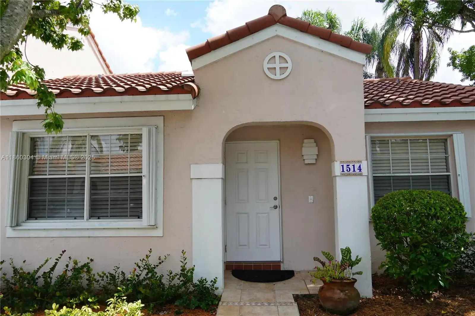 1514 Springside Dr, Weston FL 33326