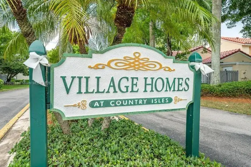 1514 Springside Dr, Weston FL 33326 photo 2