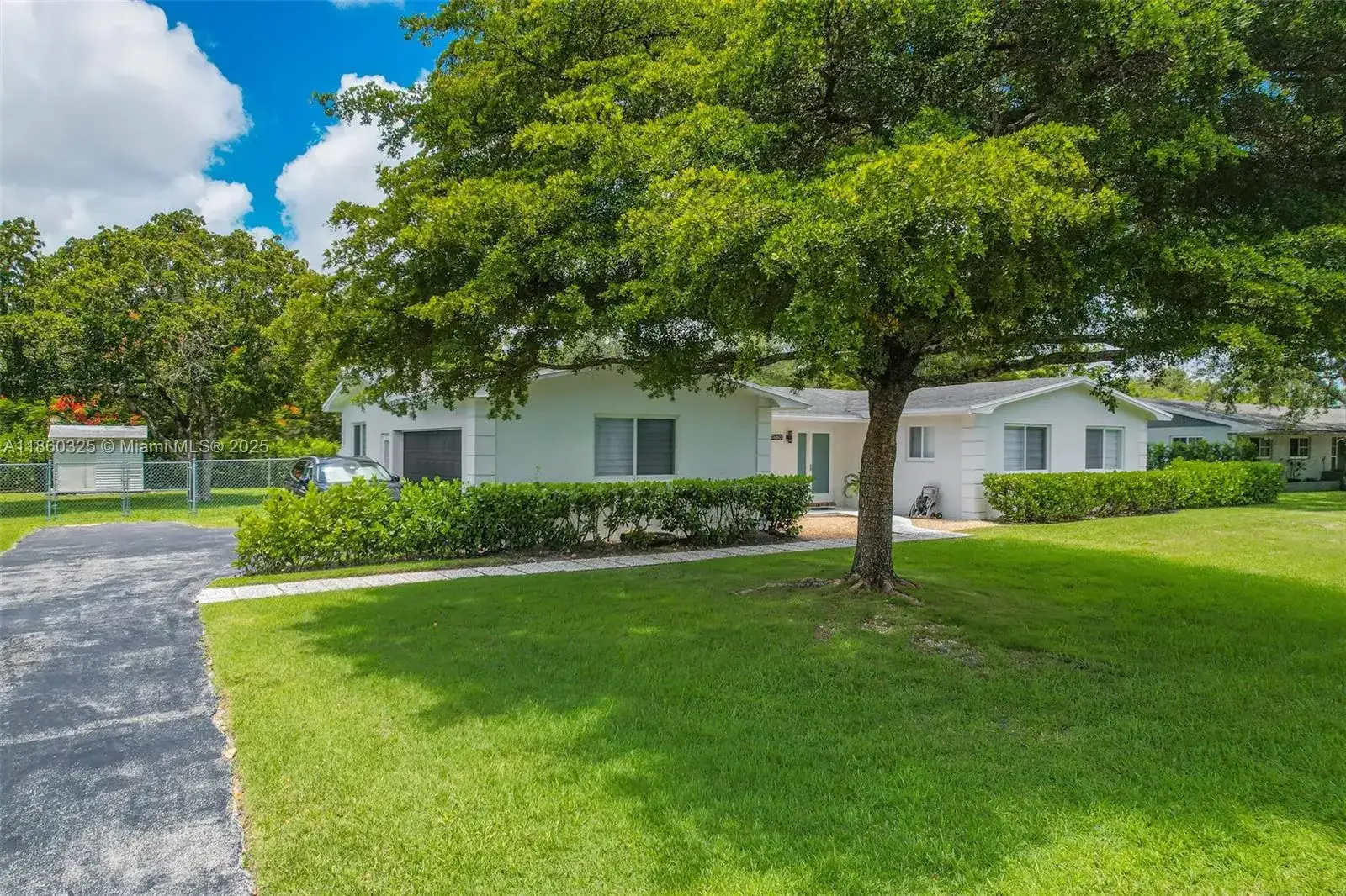 17460 SW 85th Ave, Palmetto Bay FL 33157 photo 2