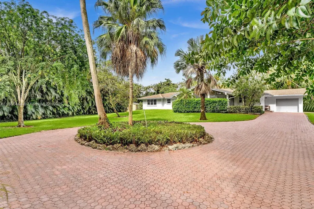 4851 SW 106th Ave, Davie FL 33328