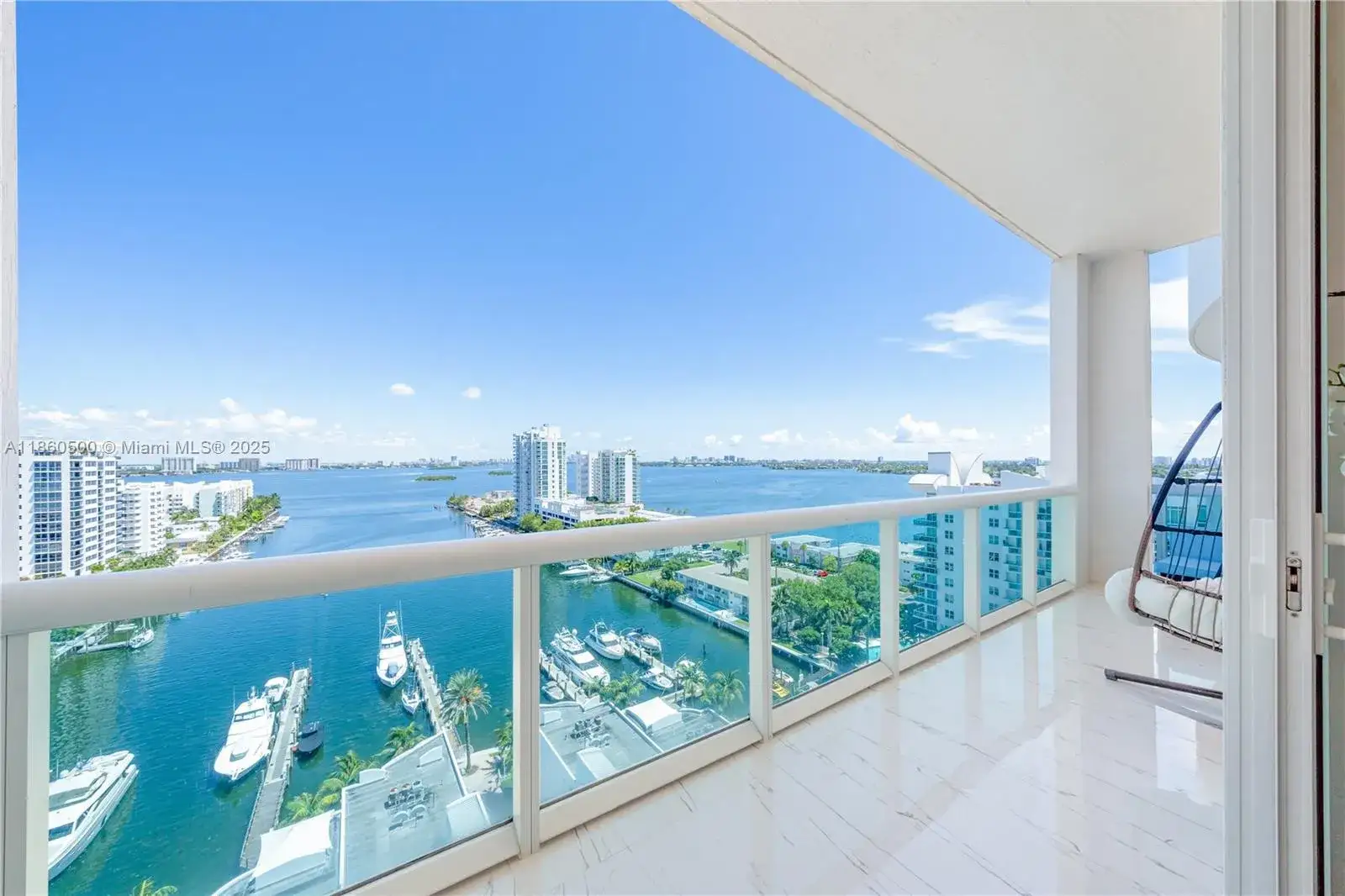 7900 Harbor Island Dr, North Bay Village FL 33141