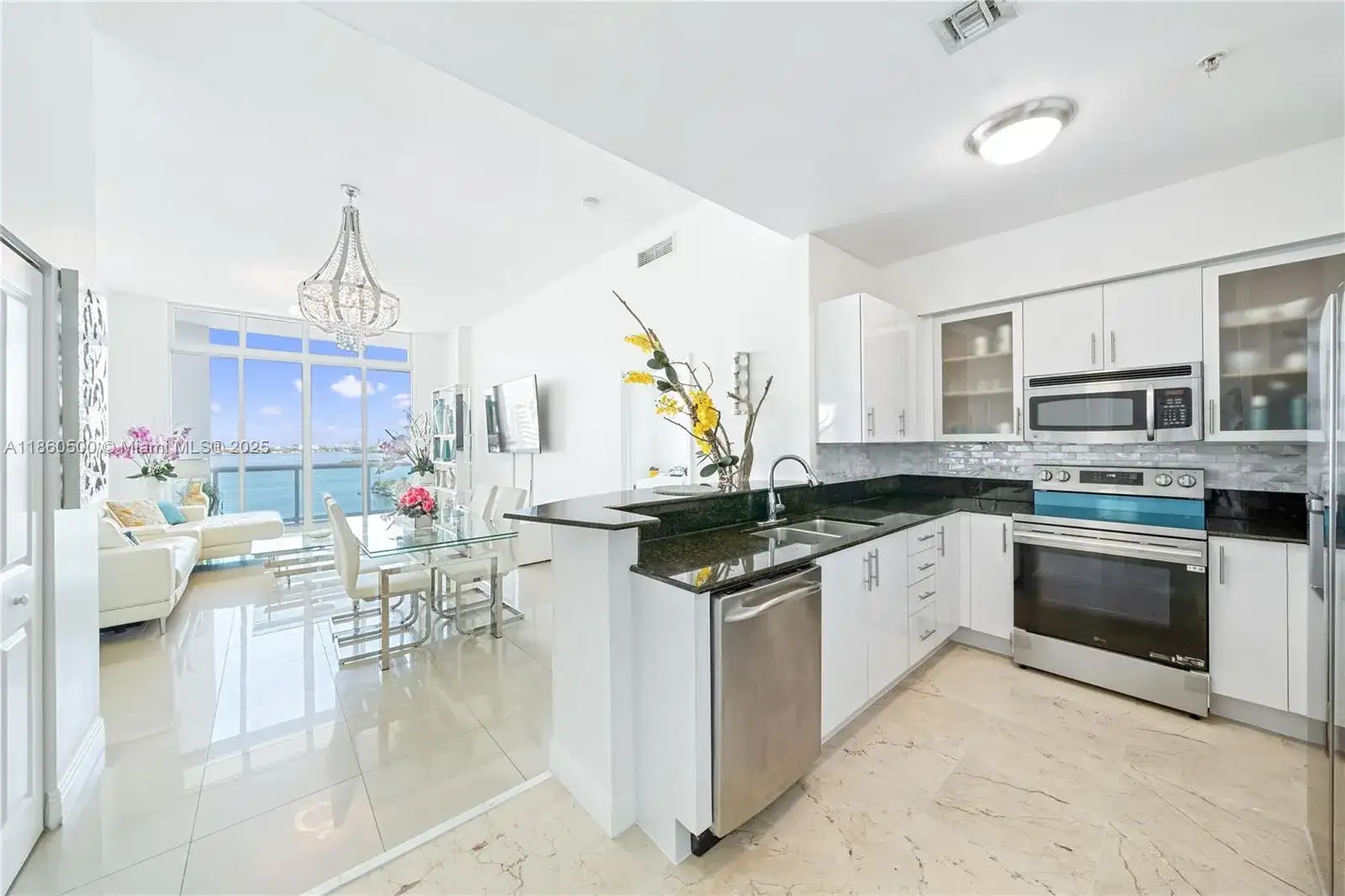 7900 Harbor Island Dr, North Bay Village FL 33141 photo 2