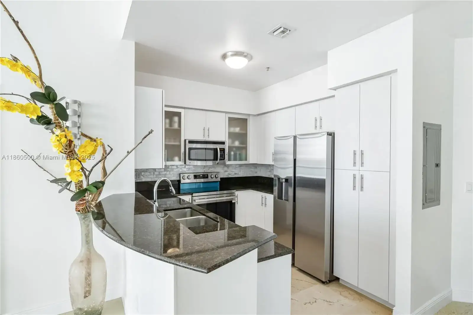7900 Harbor Island Dr, North Bay Village FL 33141 photo 5