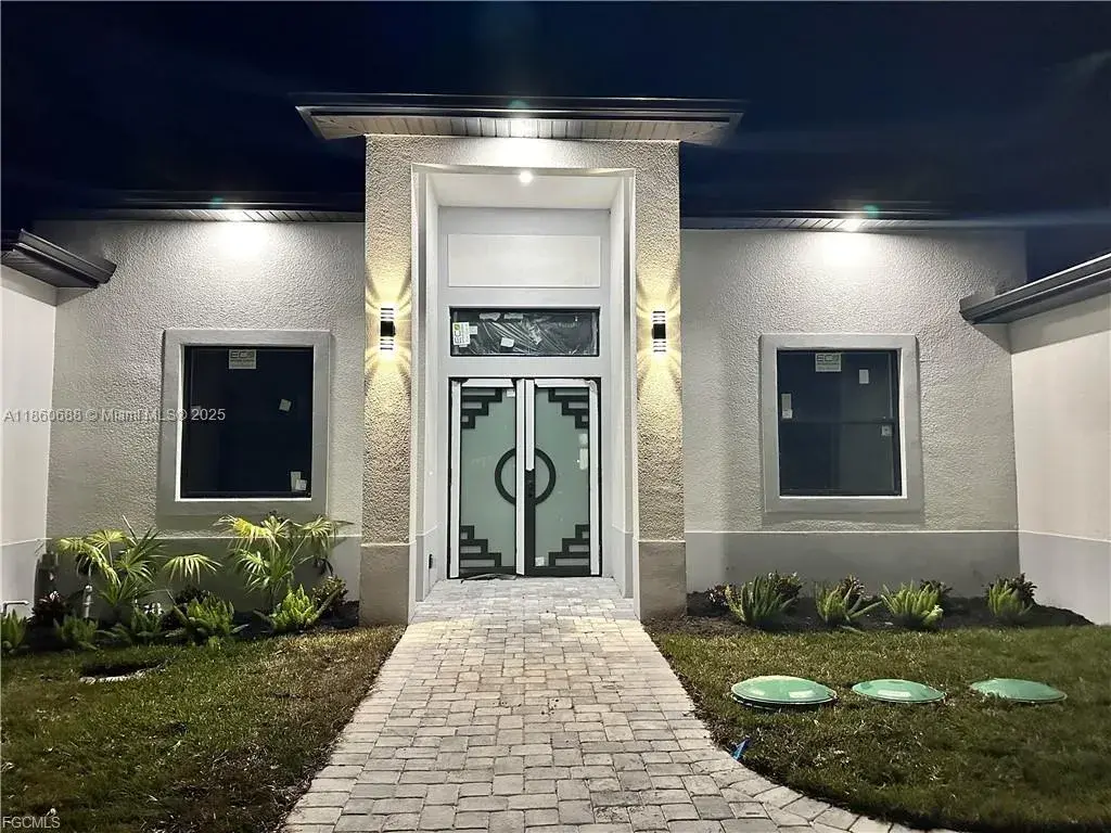 302 EL DORADO BLVD N, Cape Coral FL 33993