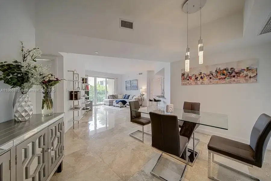 19900 E Country Club Dr # 308, Aventura FL 33180 photo 2