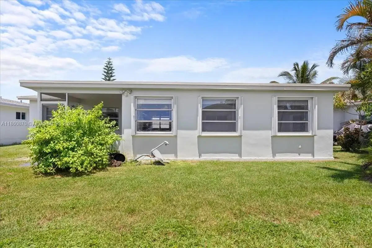 6930 NW 11th Ct, Margate FL 33063 photo 4