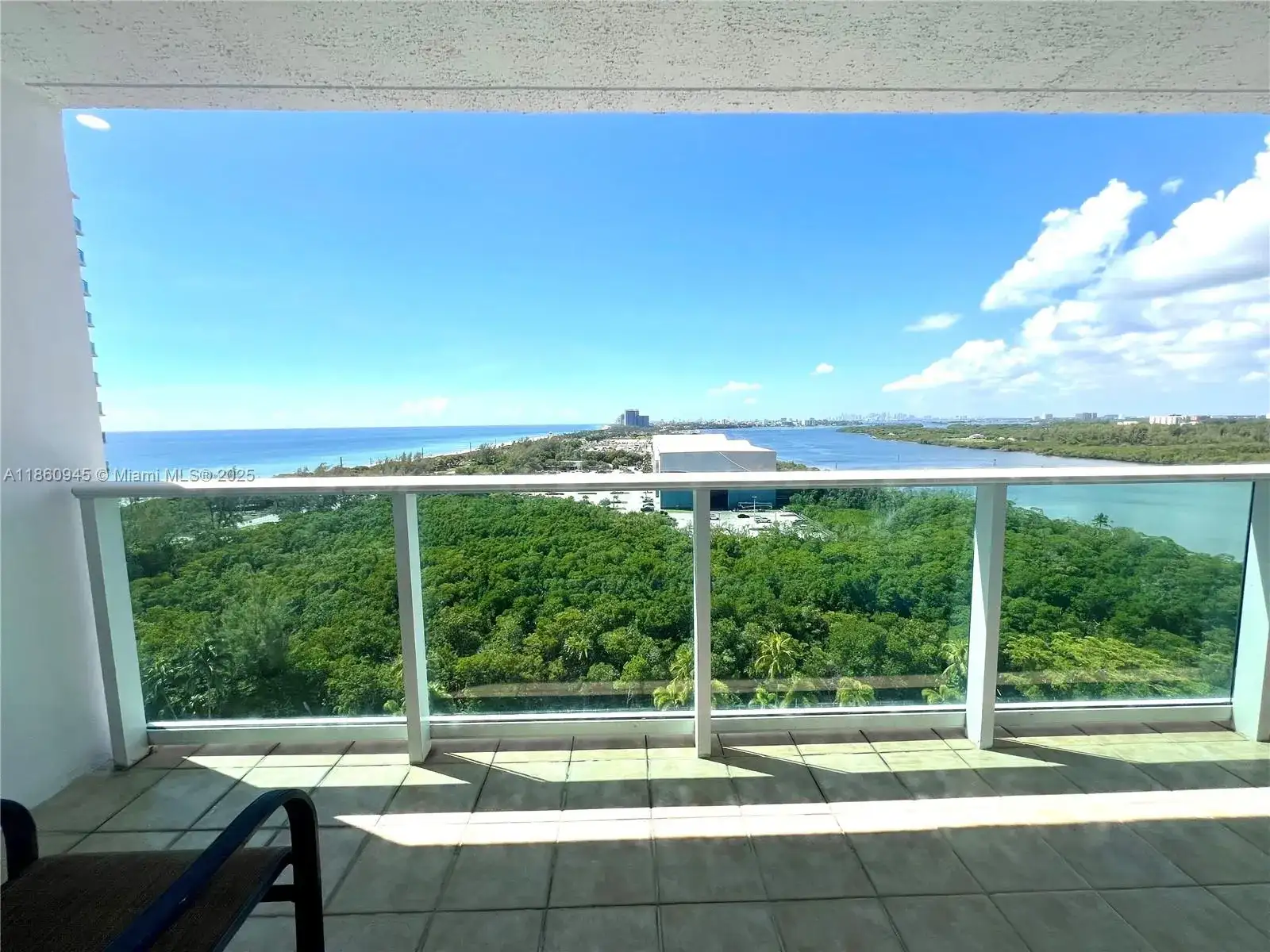 100 Bayview Dr # 1524, Sunny Isles Beach FL 33160 photo 4