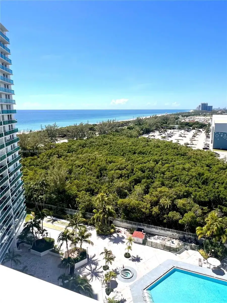 100 Bayview Dr # 1524, Sunny Isles Beach FL 33160 photo 5