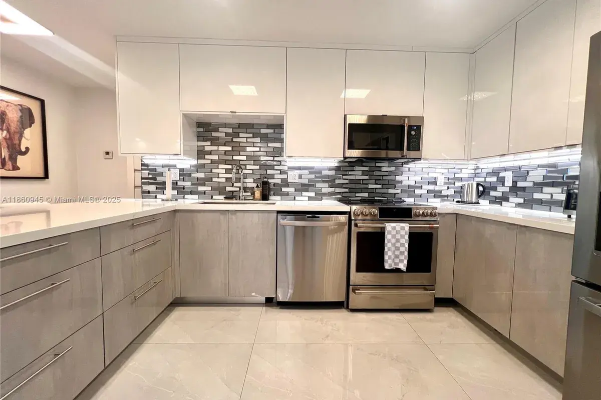100 Bayview Dr # 1524, Sunny Isles Beach FL 33160