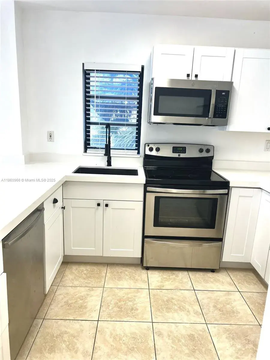 2200 E Hallandale Beach Blvd # 207, Hallandale Beach FL 33009