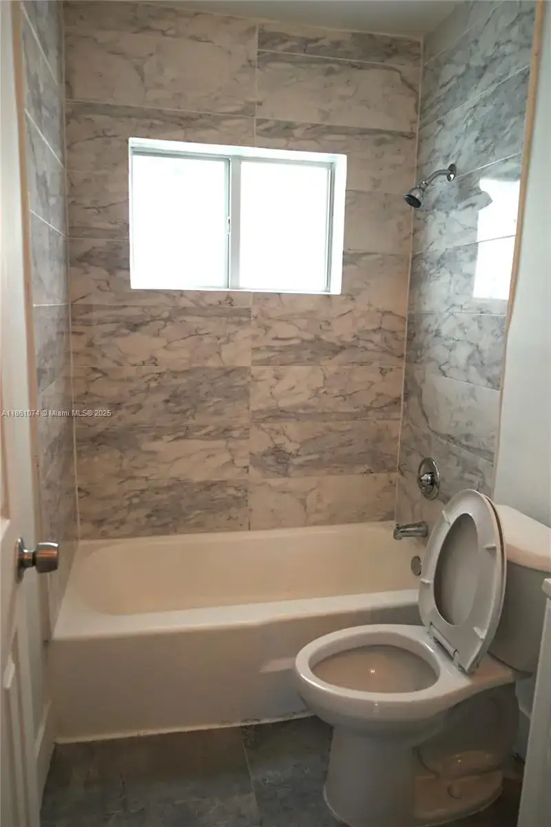 584 NW 65th St # 11, Miami FL 33150 photo 4