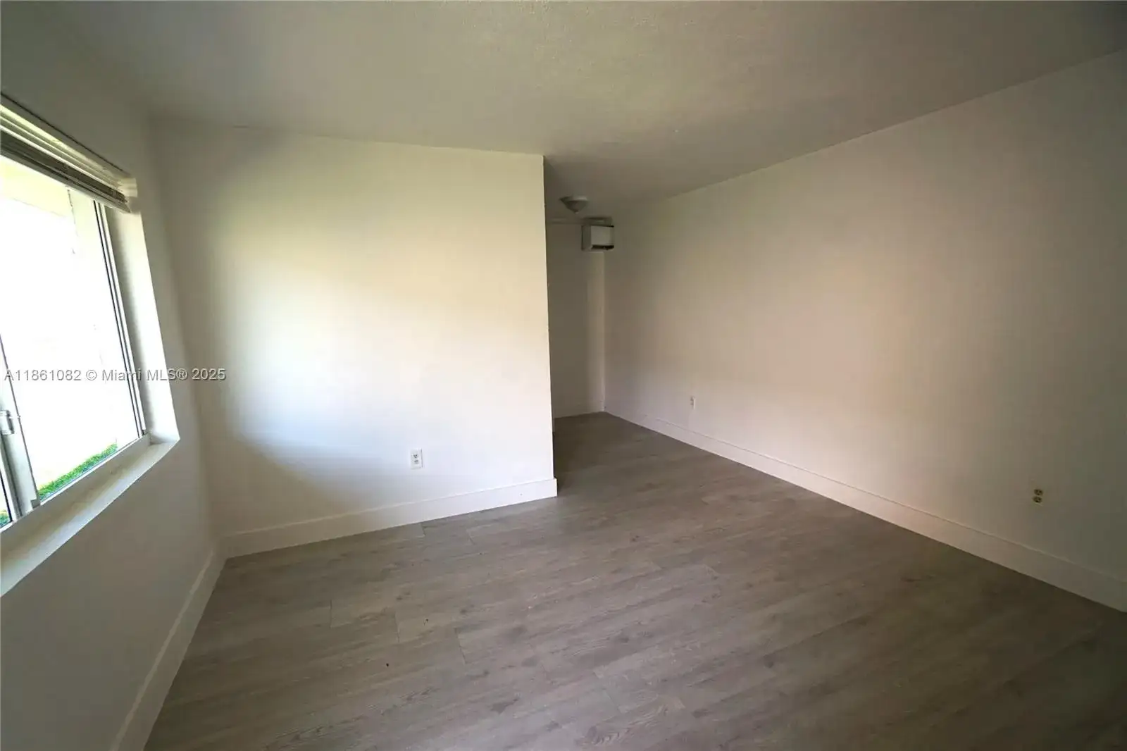 584 NW 65th St # 3, Miami FL 33150 photo 3