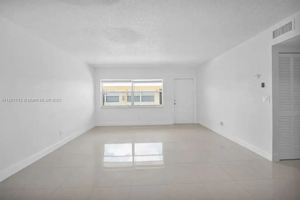 6900 SW 5th St, Margate FL 33068 photo 2