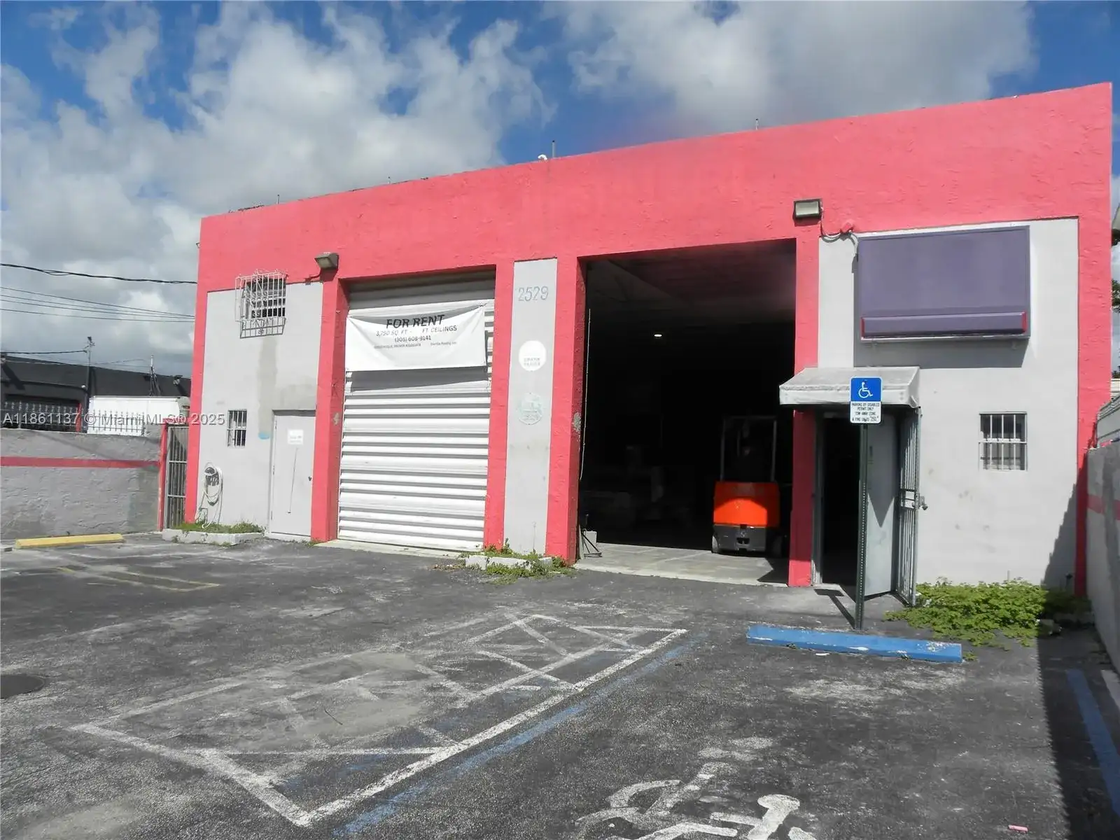 2529 NW 23rd St, Miami FL 33142 photo 4