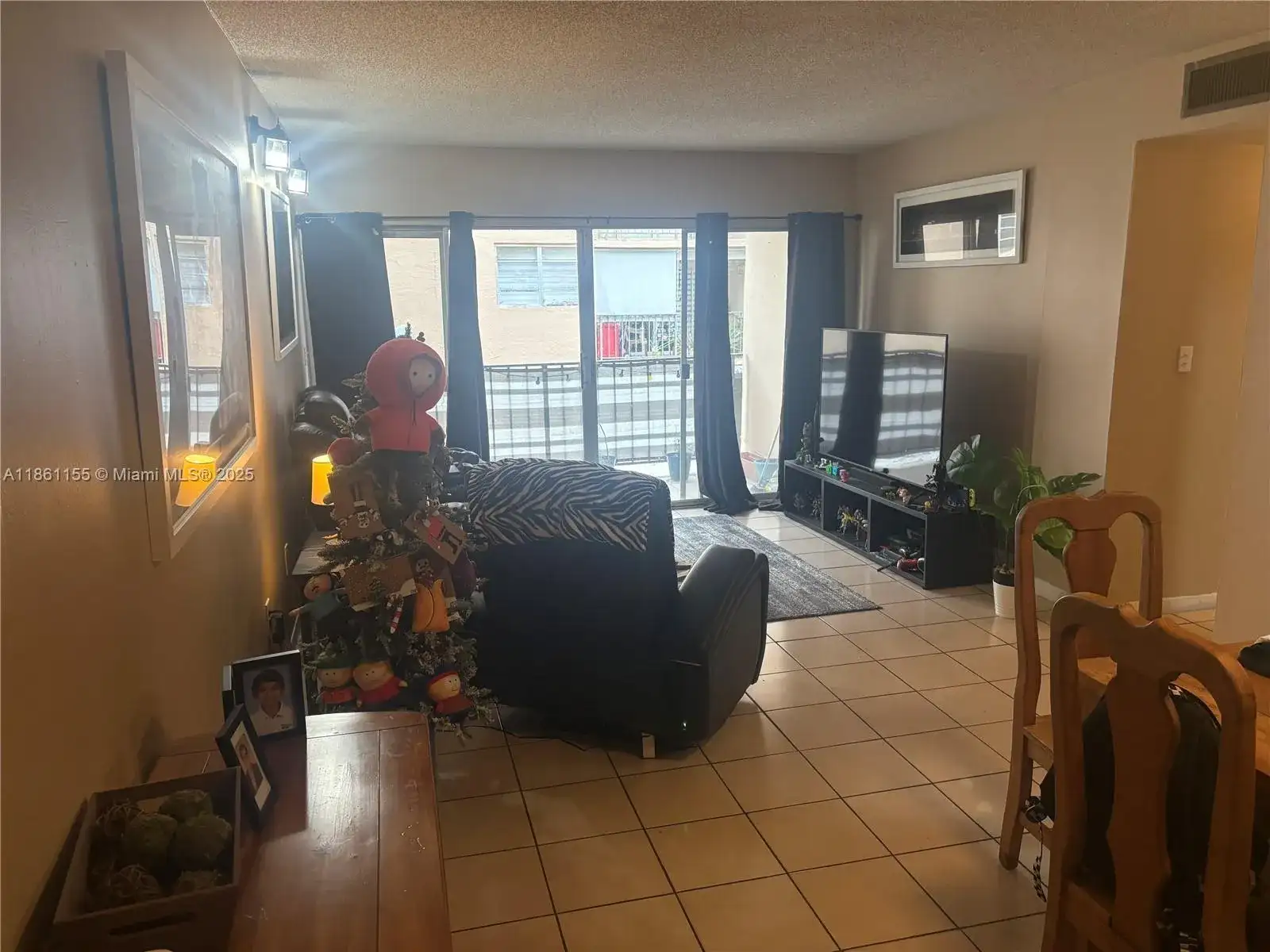 8889 Fontainebleau Blvd # 204, Miami FL 33172 photo 3
