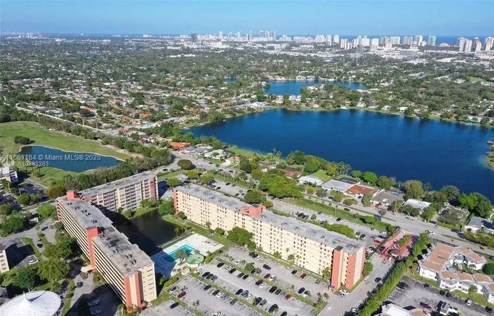 1780 NE 191st St # 2, Miami FL 33179 photo 2