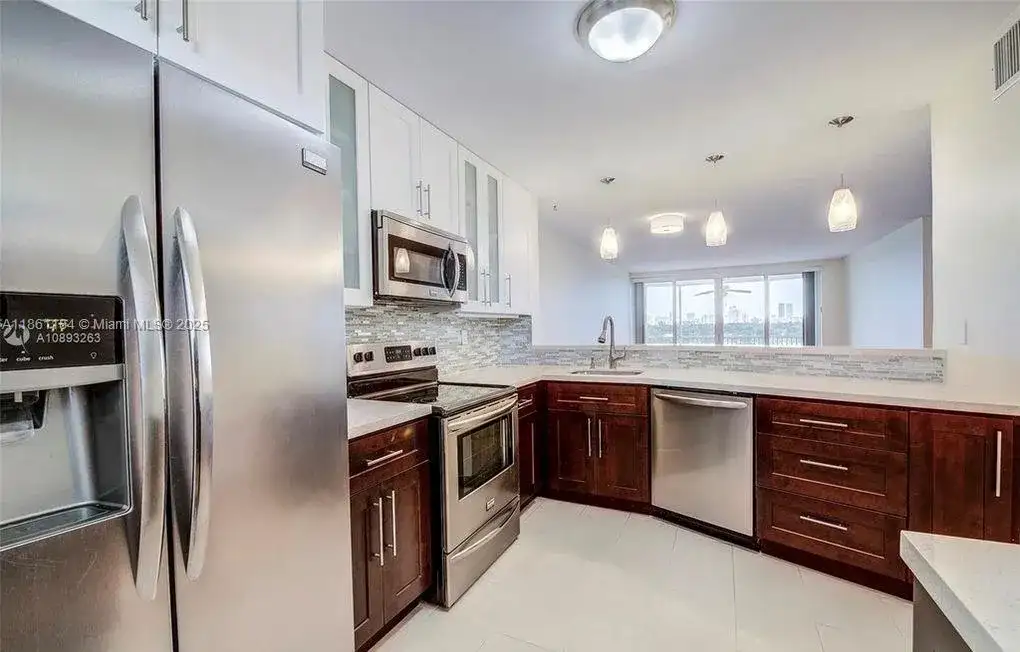 1780 NE 191st St # 2, Miami FL 33179 photo 4